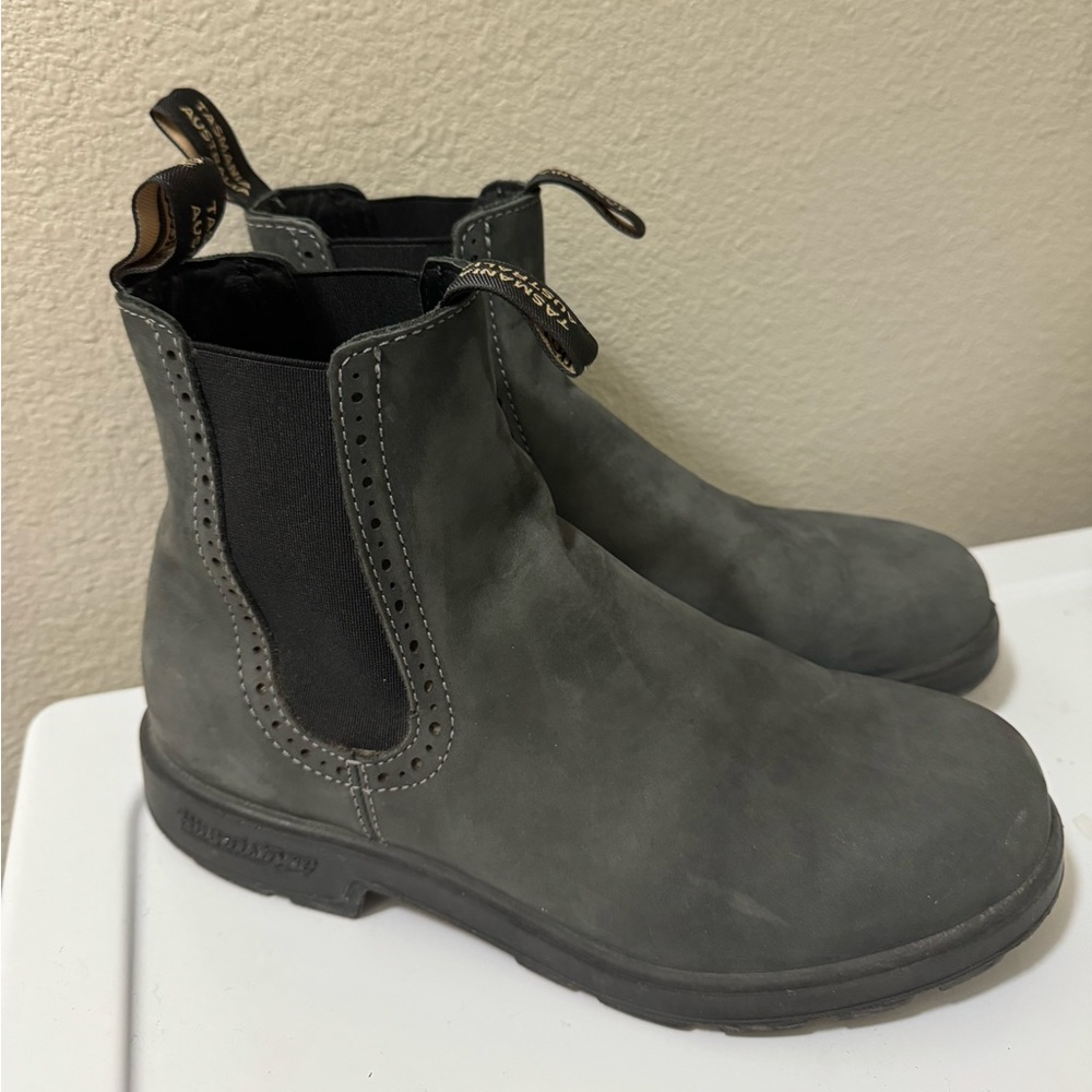 Blundstone high top boots in rustic black